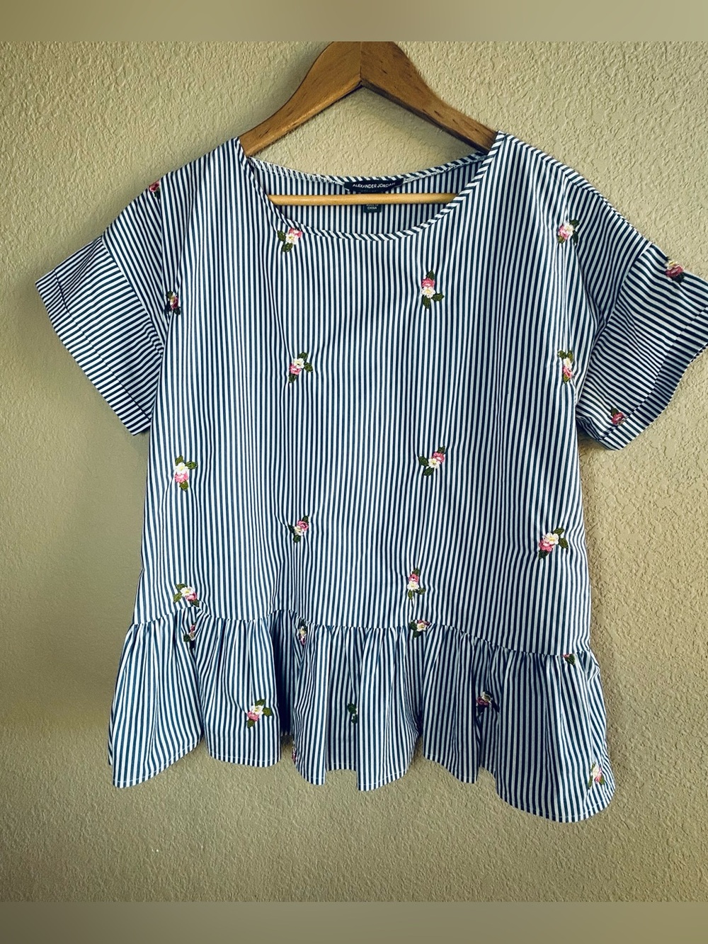Boutique Alexander Jordan Floral Embroidered Women’s Size Medium Blouse Cottage